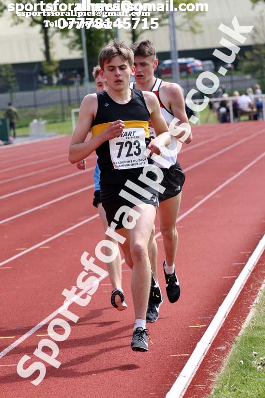 Mens under-17s 3000 metres 2019 North Eastern Track and Field Champs., Middlesbrough. Photo:  David T. Hewitson/Sports for All Pics
